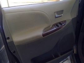 2013 TOYOTA SIENNA. GRAY, XLE MODEL, 3.5L, AT, FWD,   Z26404